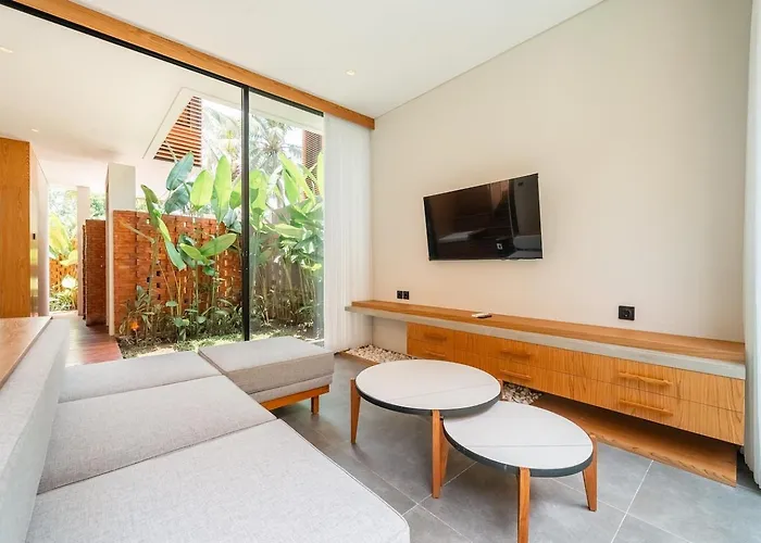 Villa Solaris By Tasvan *